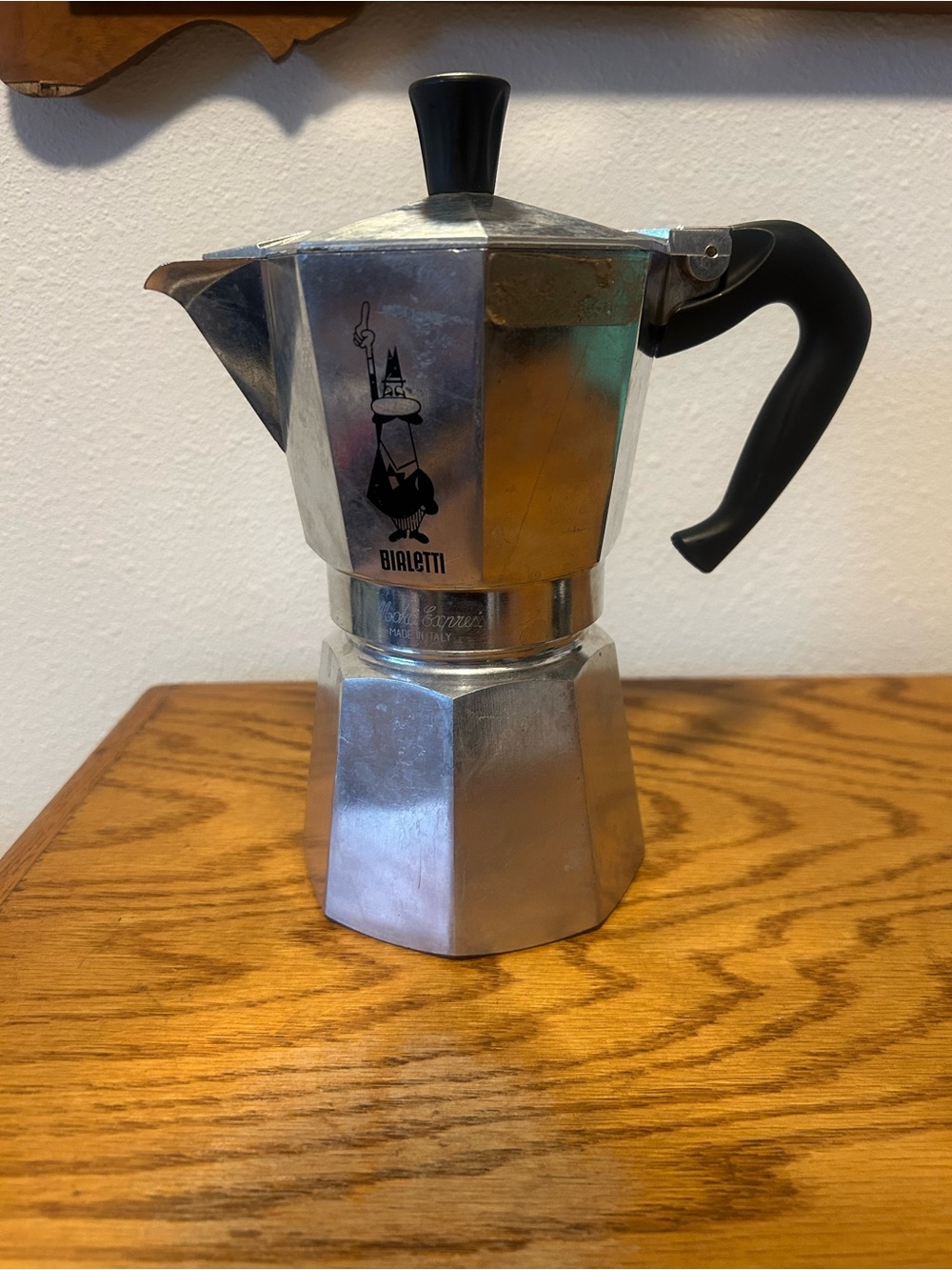 Bialetti Moka Express 6-Cup Espresso Maker Stovetop Coffee Pot - Made in Italy